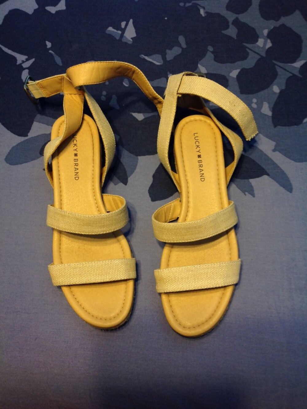 Lucky Brand Wensdei Cream Strappy Wedge Sandals 10